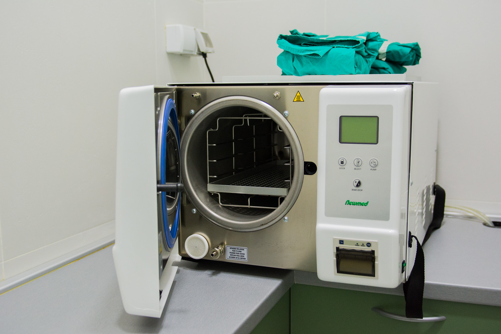 Autoklav za sterilizaciju medicinskih instrumenata
